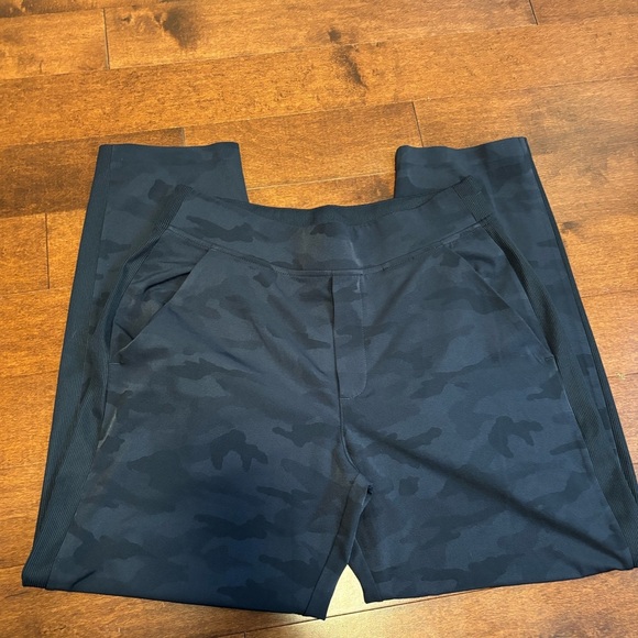 Athleta light weight pants 6P - Picture 2 of 5